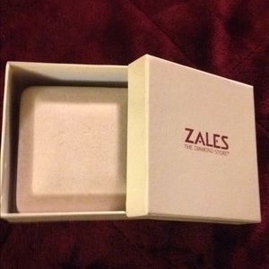 Zales jewelry box with velvet hinged jewelry box.